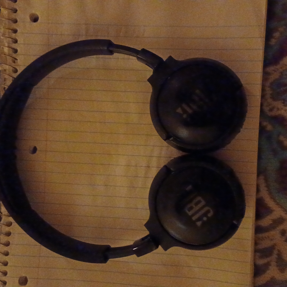 JBL wireless headset